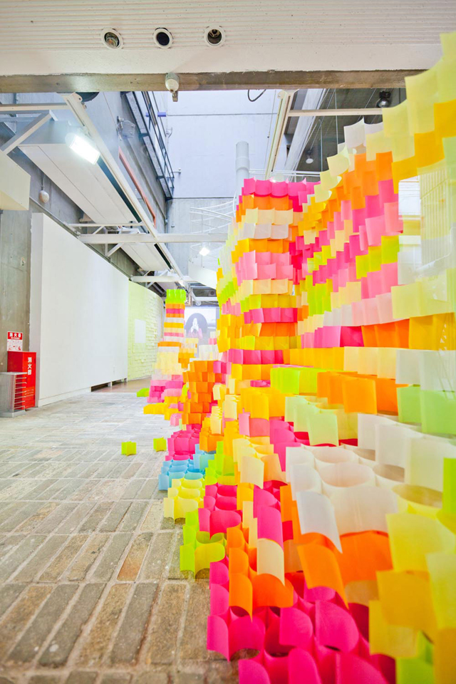 postit05 Installation Made from 30,000 Post-its