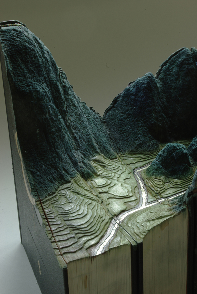 stunning-book-sculptures-guy-laramee-2 Stunning Book Sculptures by Guy Laramee