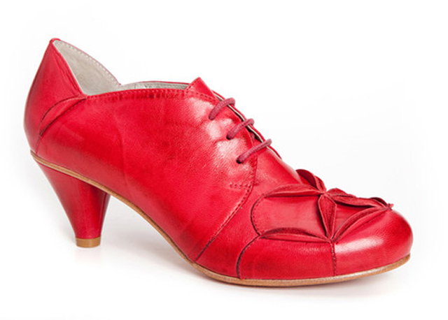 Pop-Up Lily Shoe by Nadav Bignitz